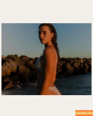 Emily Feld photo #0565