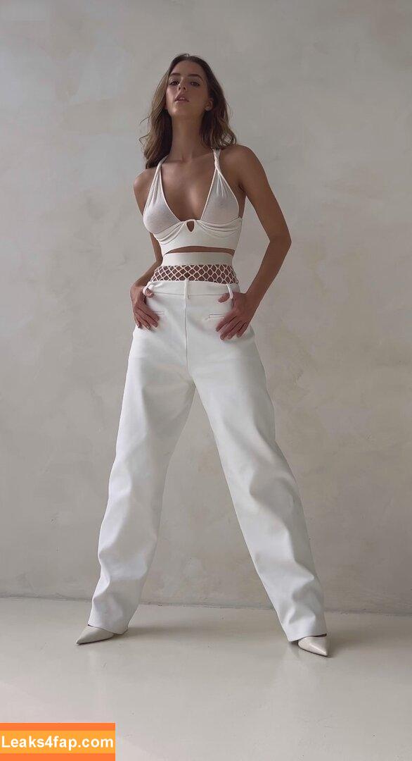 Emily Feld / emily.feld leaked photo photo #1235