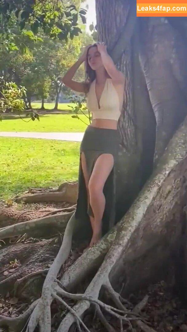 Emily Feld / emily.feld leaked photo photo #1305