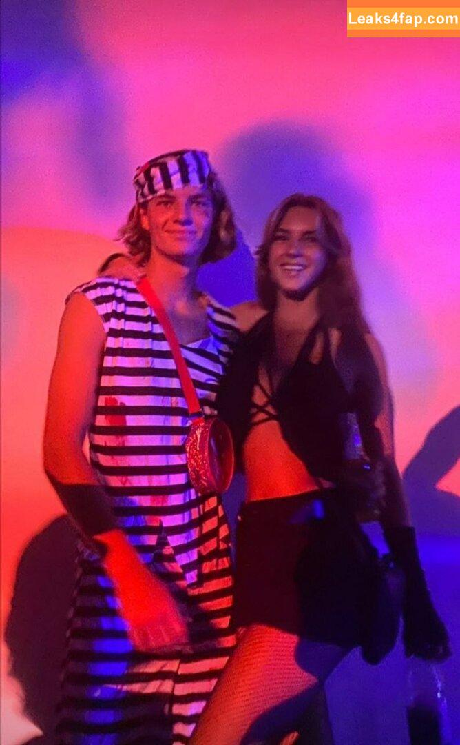 Emily Feld / emily.feld leaked photo photo #1308