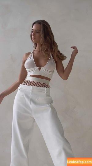 Emily Feld photo #1236