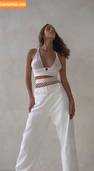 Emily Feld photo #1240