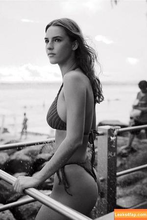 Emily Feld photo #1286