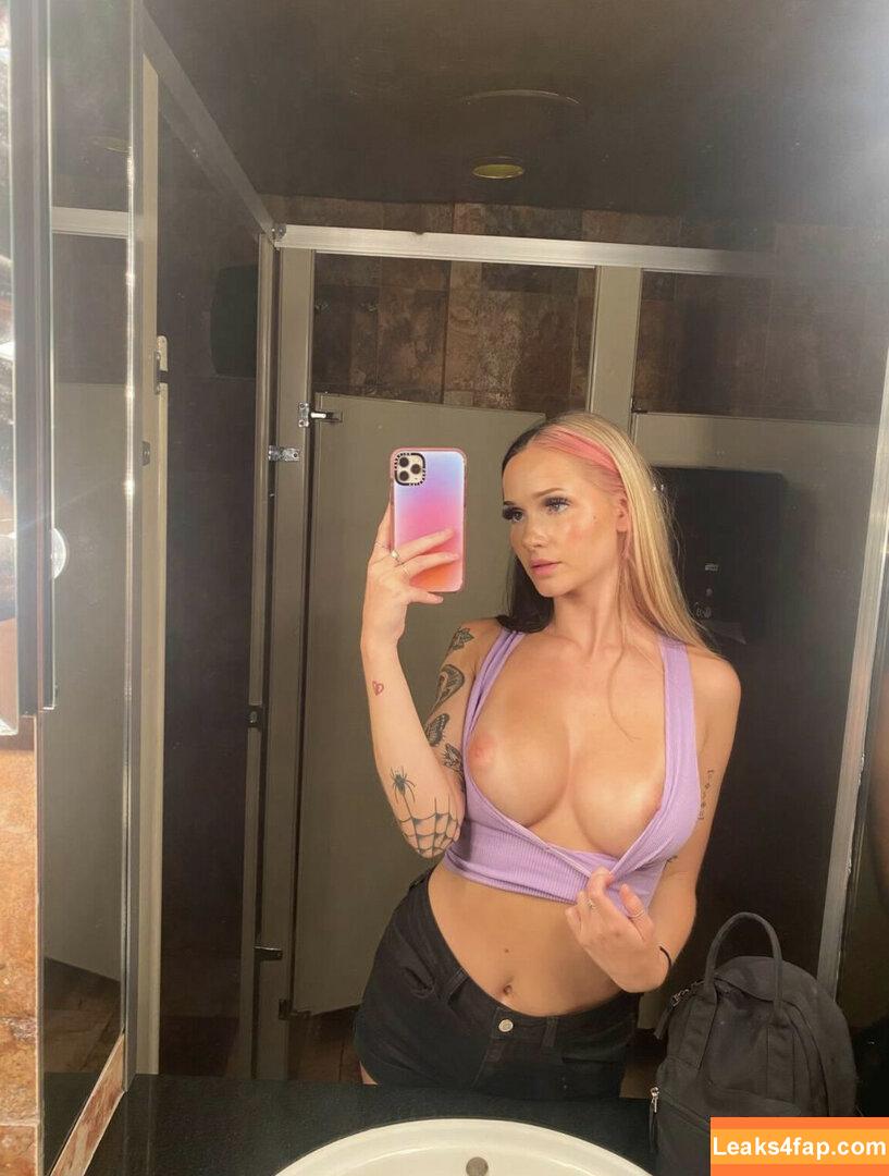 Emma Weaver / emma_____weaver / tiddyvault leaked photo photo #0005