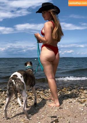 Erika White photo #0005