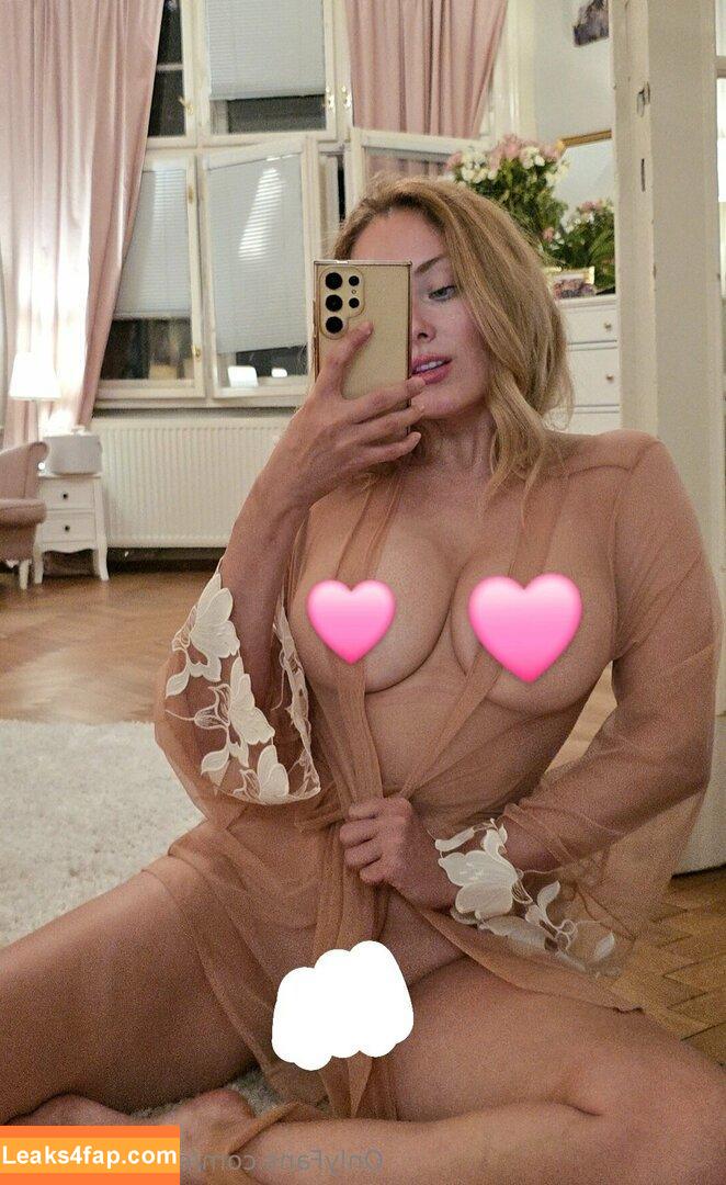 Eva Sindlerova / NeumimTweetovat / evasindlerova / Šindlerová leaked photo photo #0017
