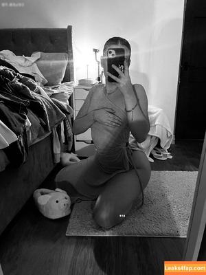 Evie Garbe photo #0026
