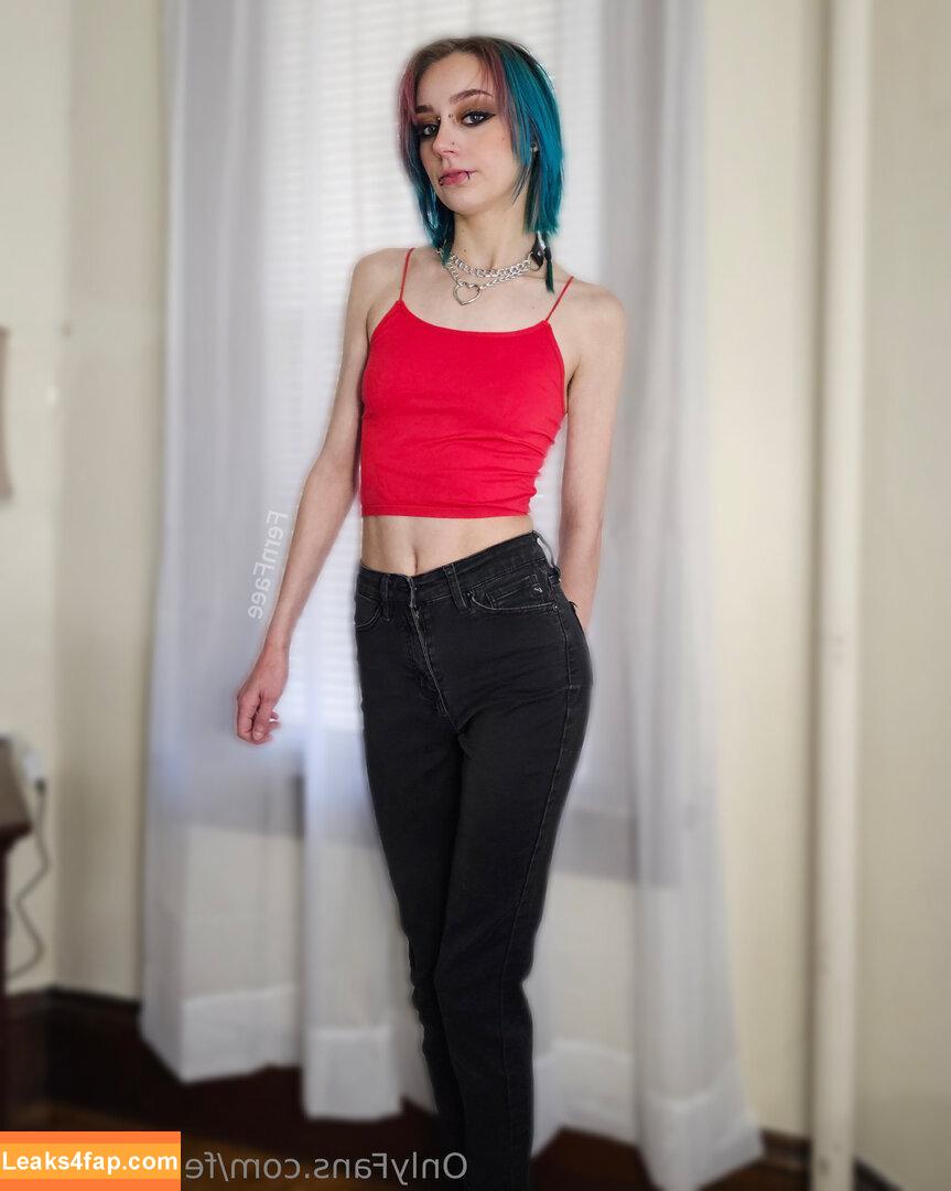 fernfaeefree / fern.faee leaked photo photo #0012