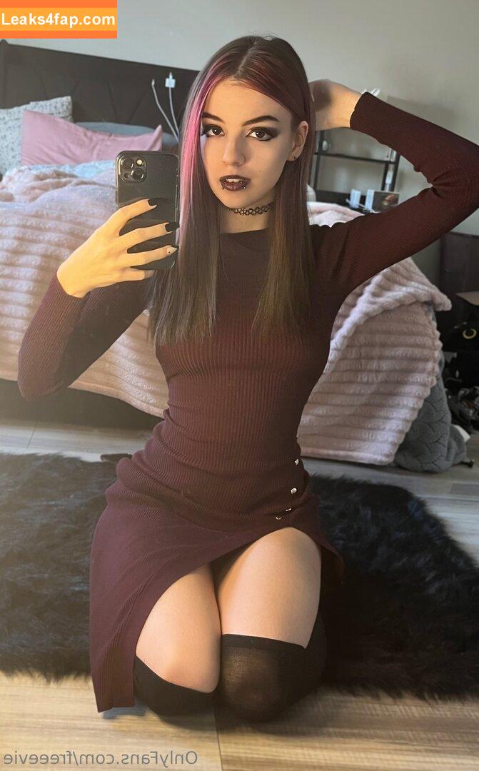 freeevie /  leaked photo photo #0030