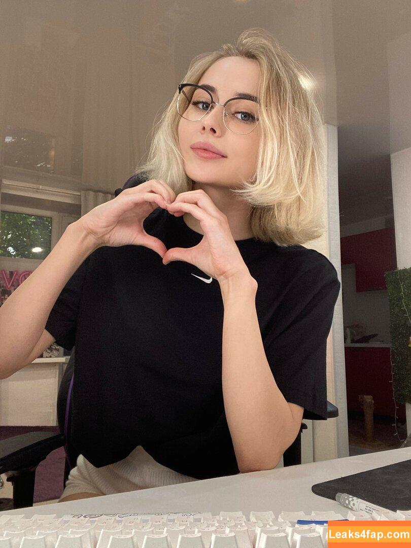 GloriaMatvien leaked photo photo #0103