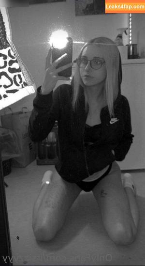hannastue photo #0017