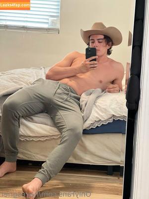 hayesgrier photo #0001