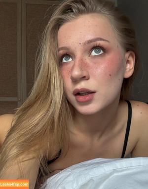 hottieamelia photo #0026