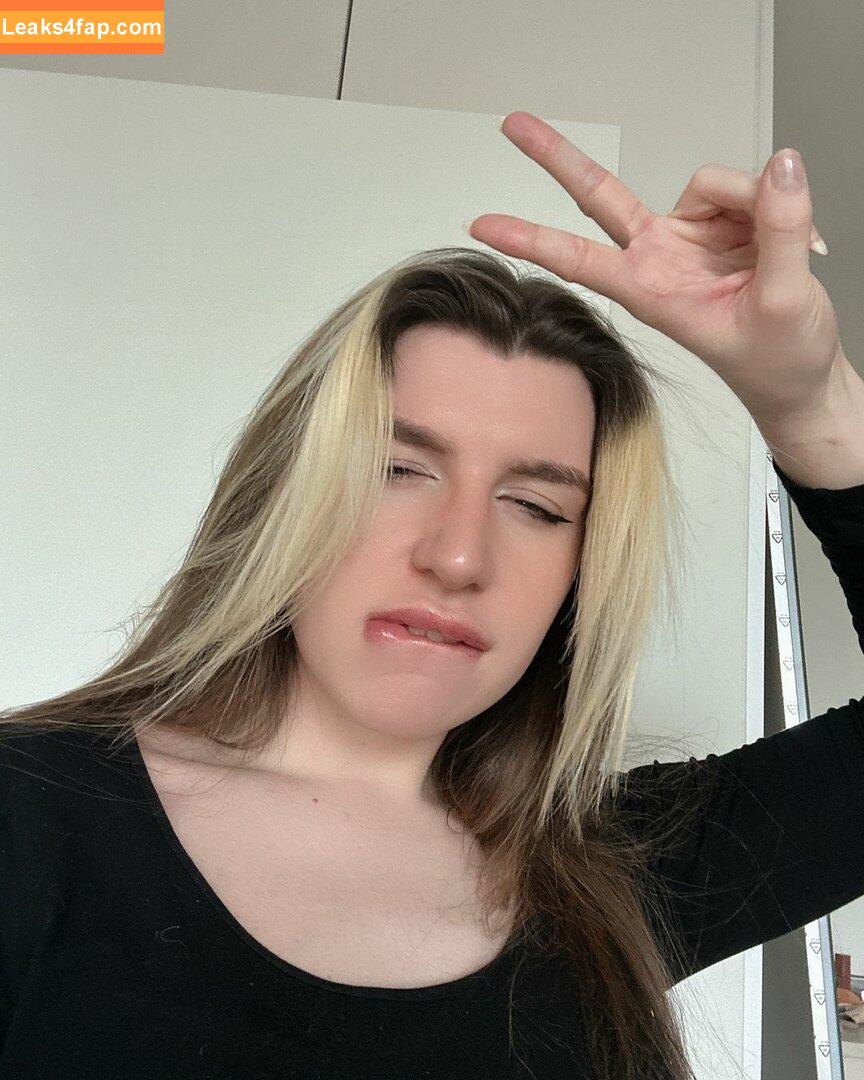 izzywinterz / https: leaked photo photo #0050