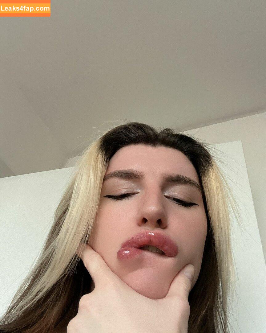 izzywinterz / https: leaked photo photo #0051