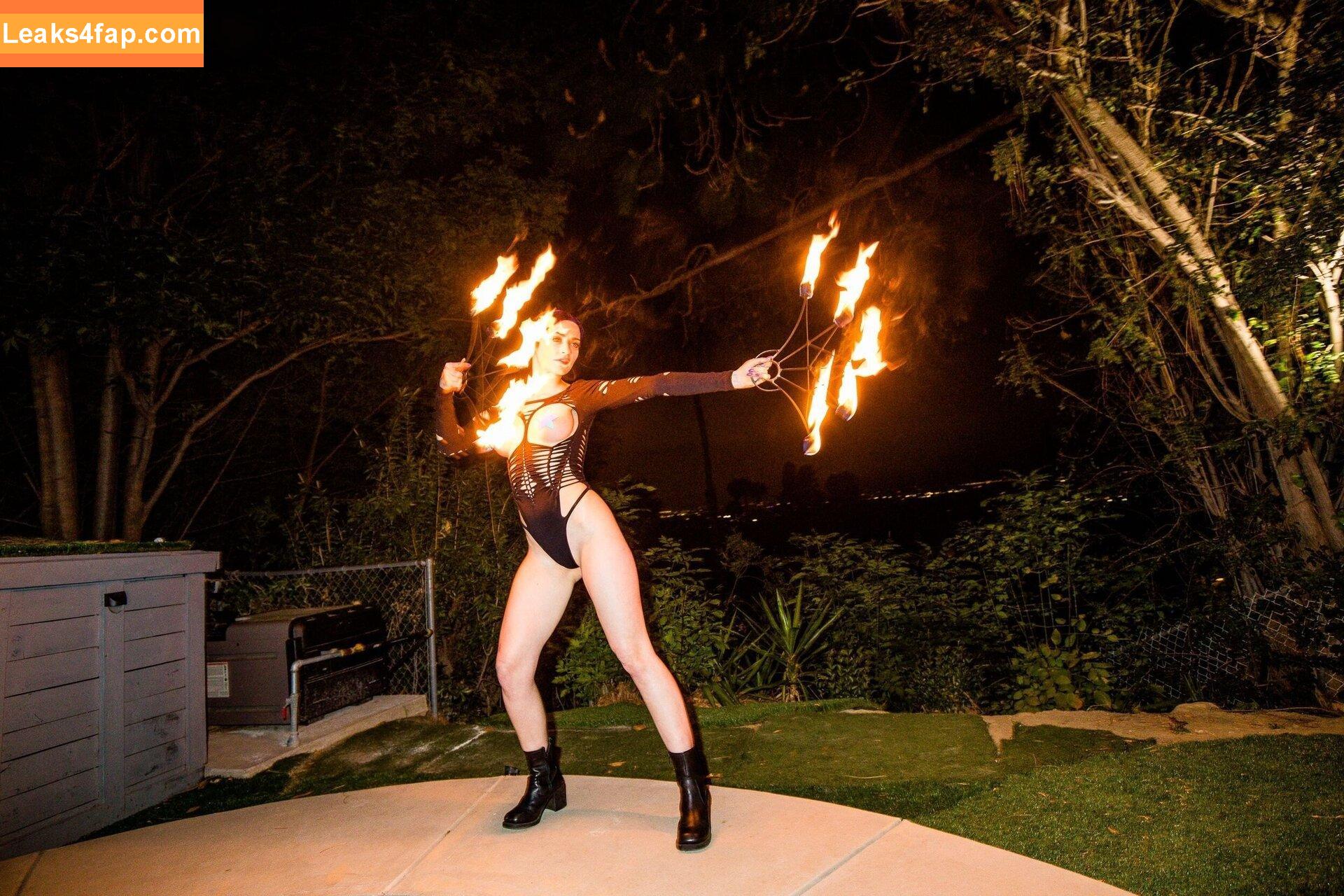 Jewelz Blu / Jewelzblu / jewelz_blu / onlyjewelzblu leaked photo photo #0163