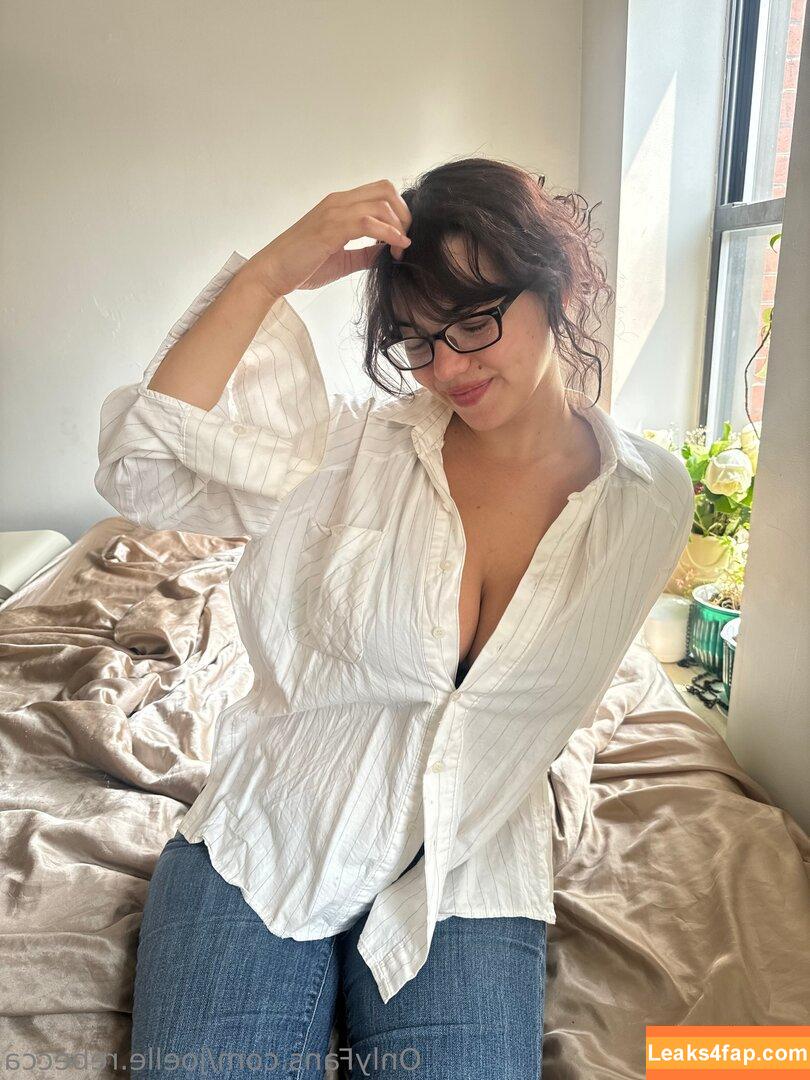 joelle.rebecca /  leaked photo photo #0009
