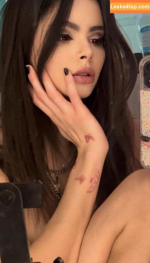 Katie Bell photo #0079