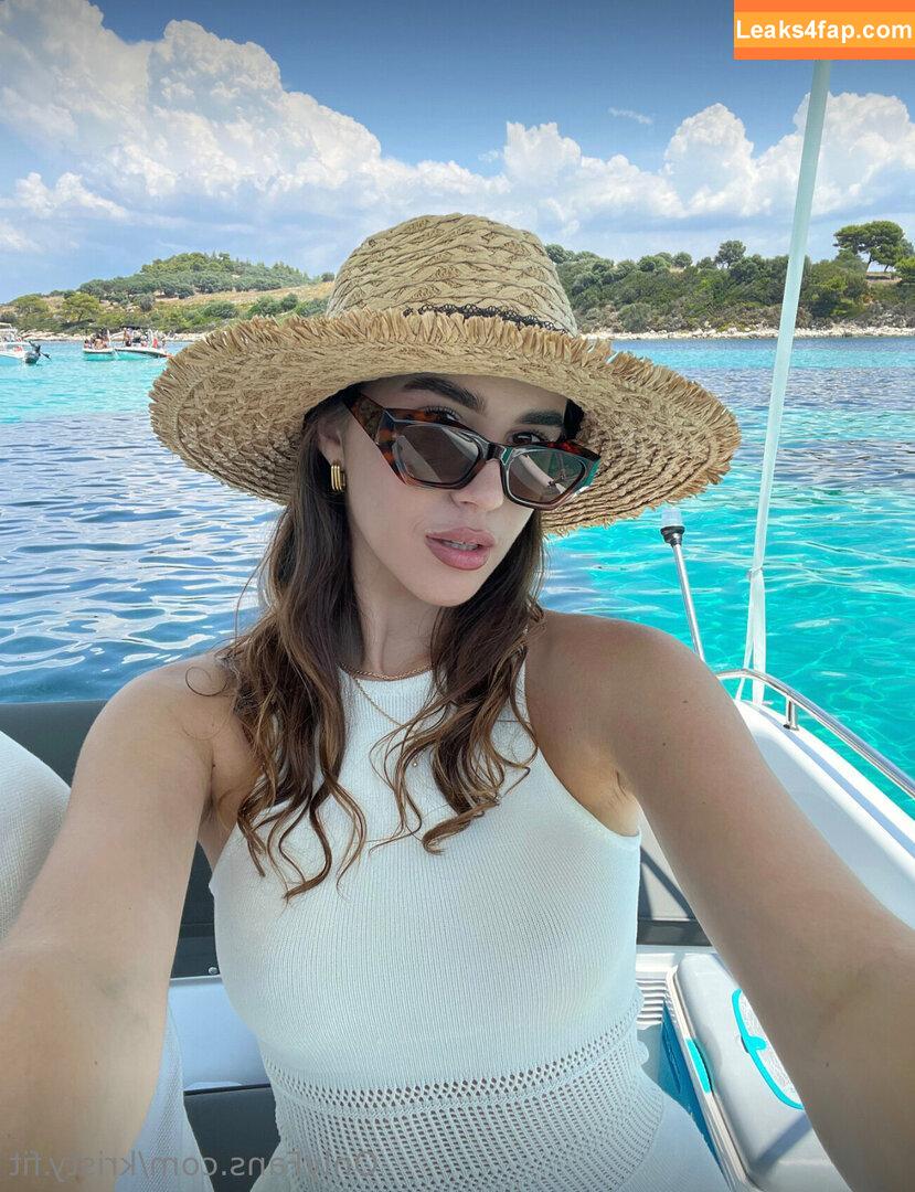 kristy.fit / fit.kristy leaked photo photo #0005