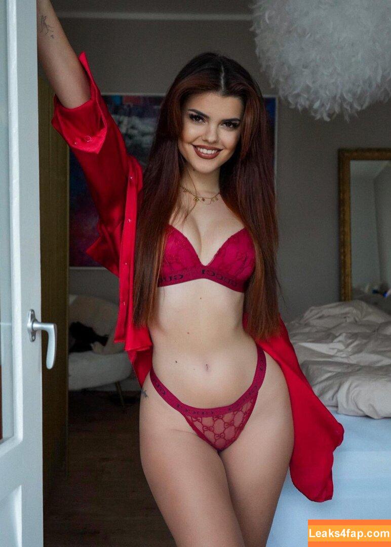 Lara Winter free leaks