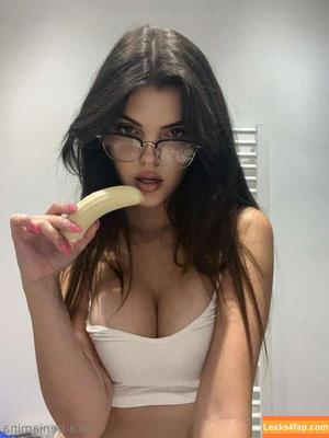 Lara Winter photo #0159