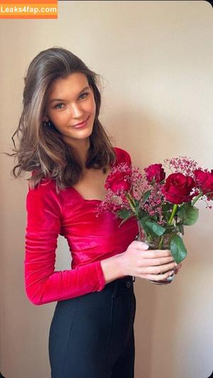 Laura Offermann photo #0007
