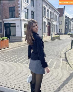 Laura Offermann photo #0013