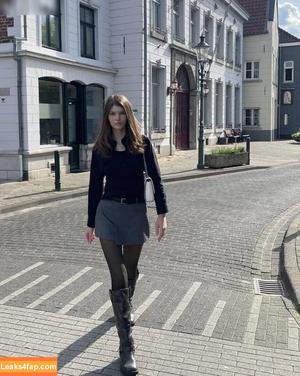 Laura Offermann photo #0014