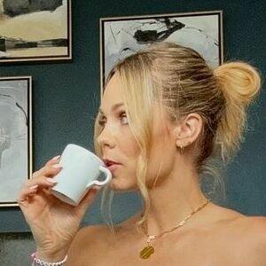 Laura Vandervoort photo #0002