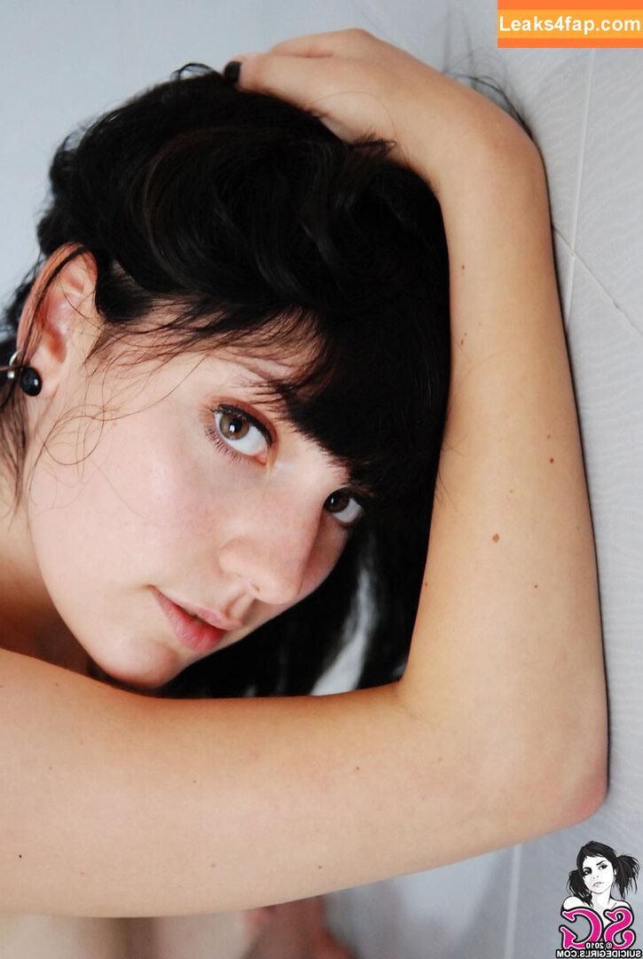 Lauretta / brokendollhatesyou / lauretta_me leaked photo photo #0153