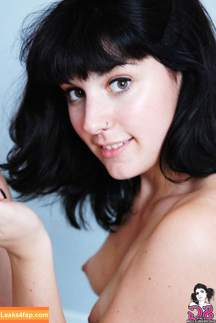 Lauretta / brokendollhatesyou / lauretta_me leaked photo photo #0168
