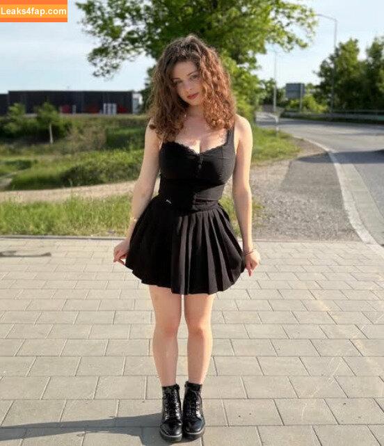 Layla / German teacher / lerndeutsch81 leaked photo photo #0003