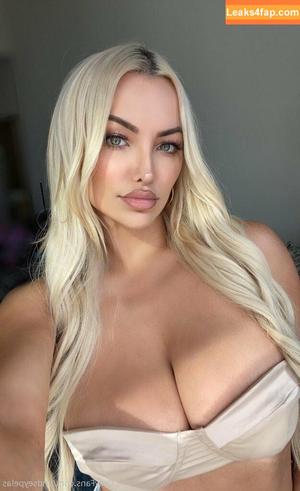 lindseypelas photo #0008