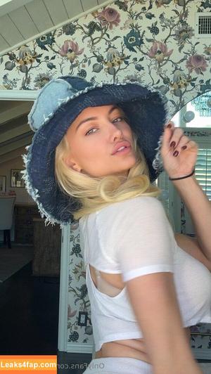 lindseypelas photo #0072
