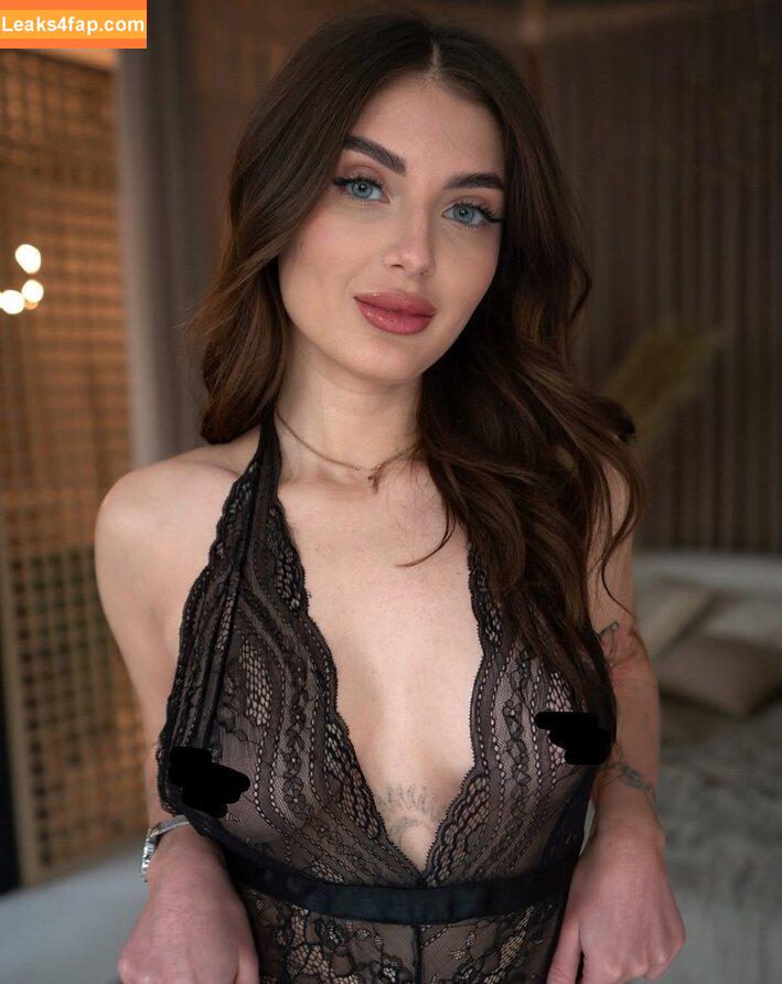 littlemolly_v / hey.itsninaa_ leaked photo photo #0028