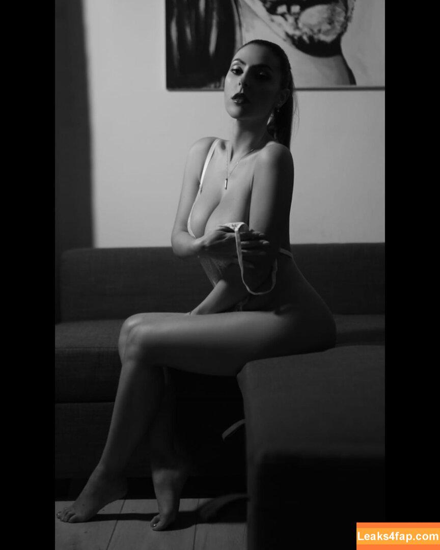 madamex93 / Maddalena Cabizzosu / madame_x_93 слитое фото фото #0055