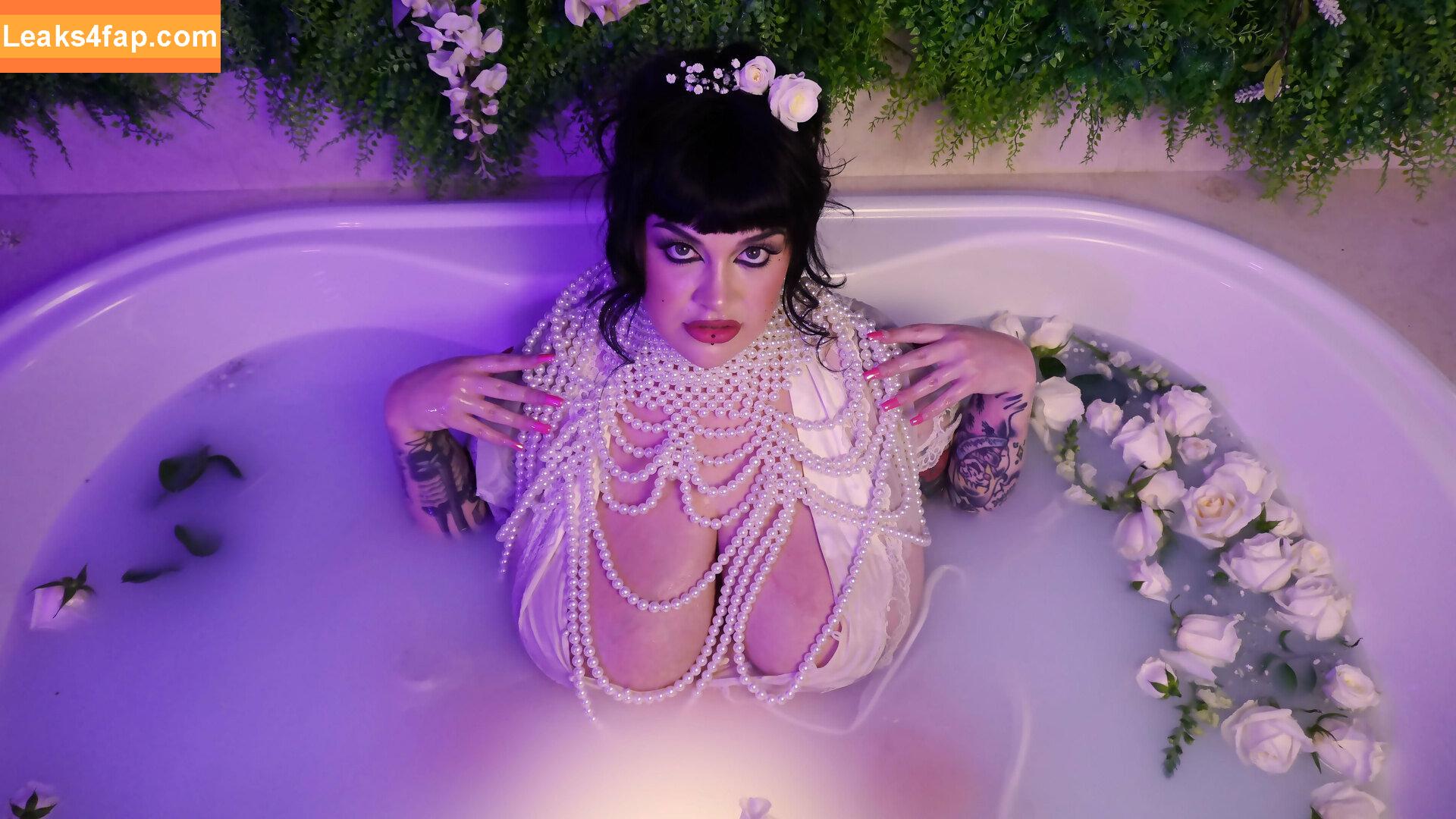 marilynmilkedme /  leaked photo photo #0011
