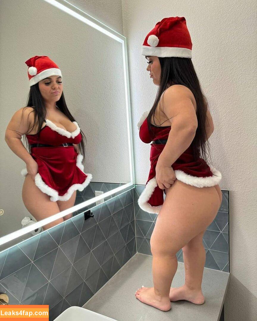 Meg Banks / https: / megbanksxo leaked photo photo #0020
