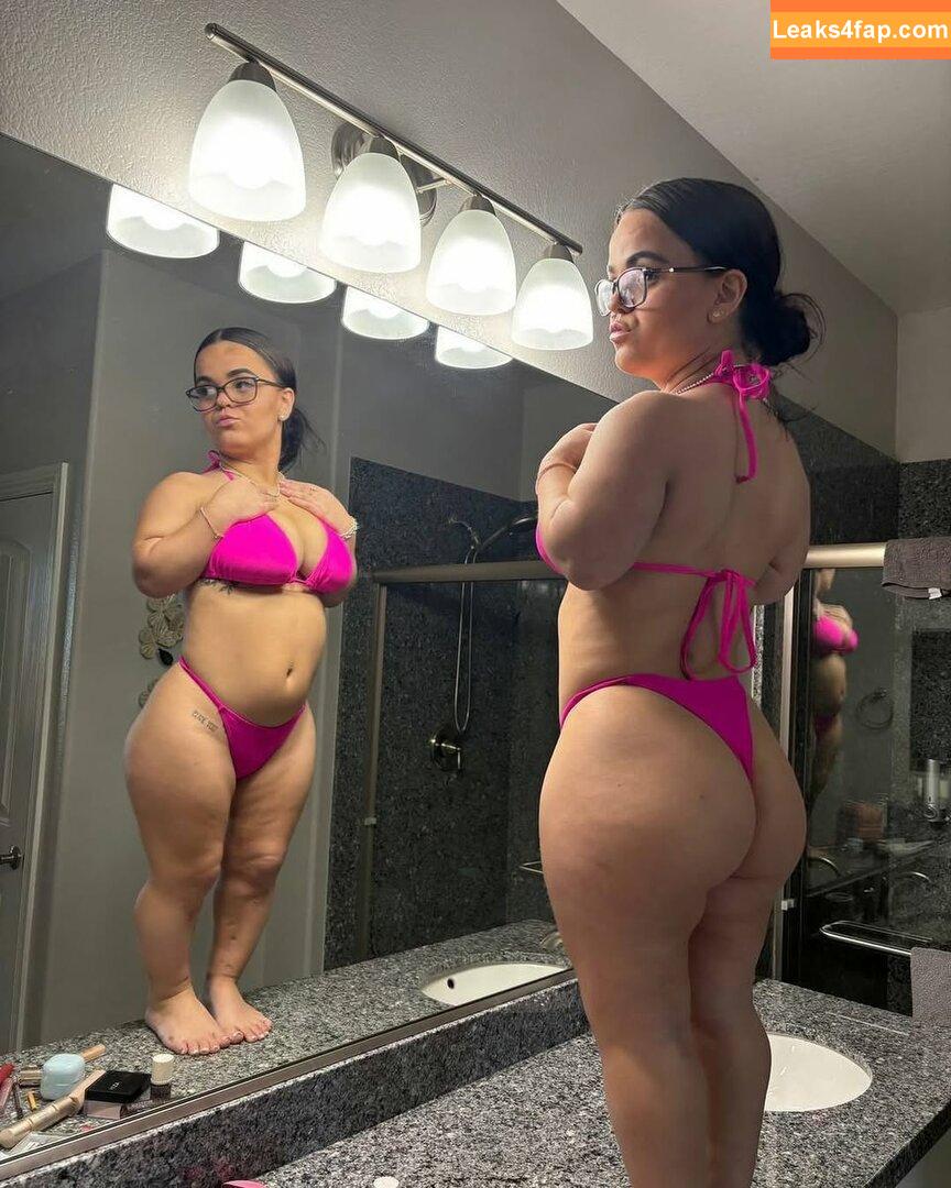 Meg Banks / https: / megbanksxo leaked photo photo #0027