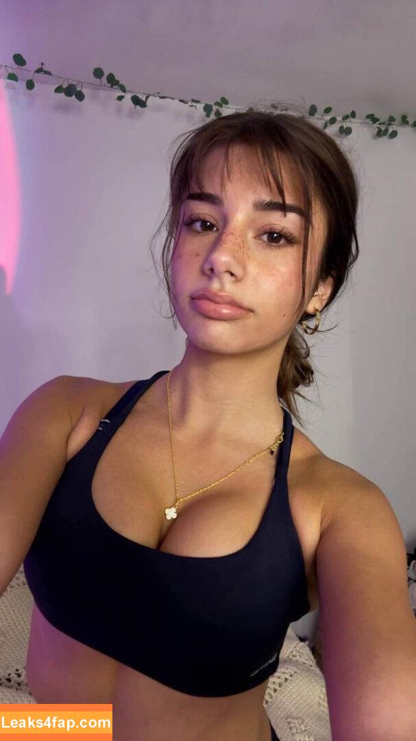 Mikayla Campinos / kira_candy09 / mikaylacampinos leaked photo photo #0684