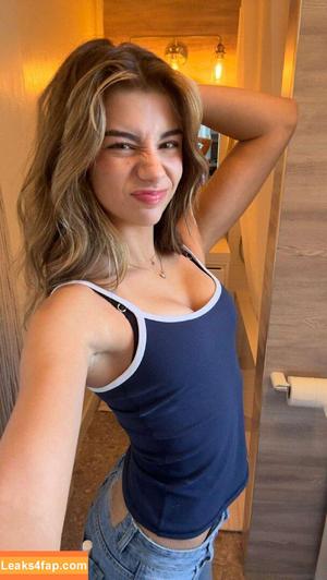 Mikayla Campinos photo #0515