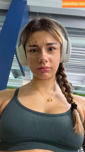 Mikayla Campinos photo #0817