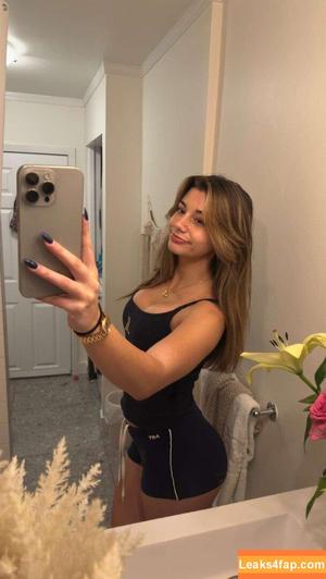 Mikayla Campinos photo #0836