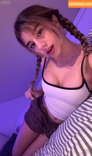 Mikayla Campinos photo #0857
