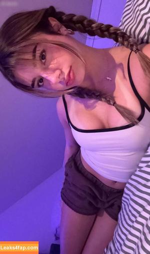 Mikayla Campinos photo #0858