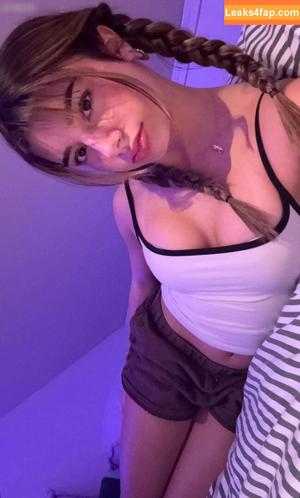 Mikayla Campinos photo #0859