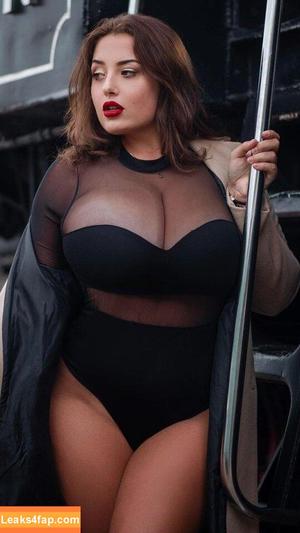 Milada Moore photo #0727