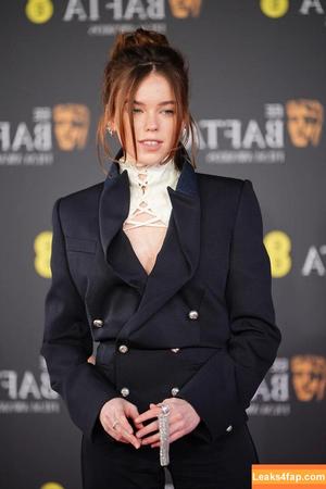 Milly Alcock photo #0128