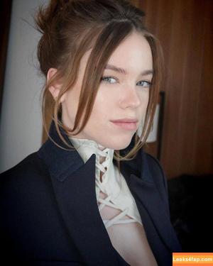 Milly Alcock photo #0137