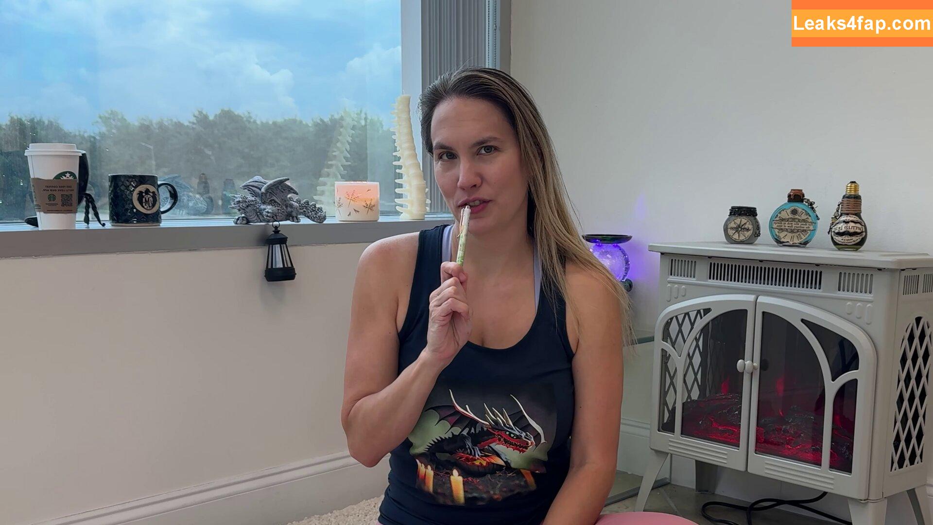 Mondragon Chiropractic / Brenda Mondragon / chiro_dragon leaked photo photo #0021
